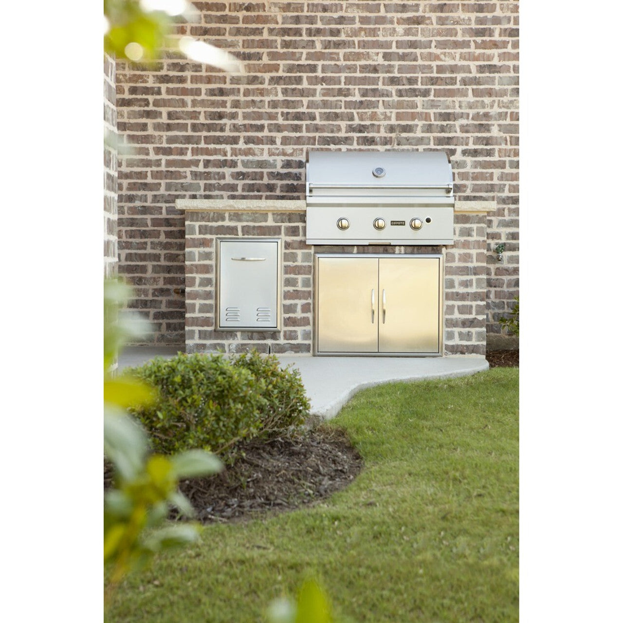 Coyote C-Series Built-In Grill - Thumbnail 5