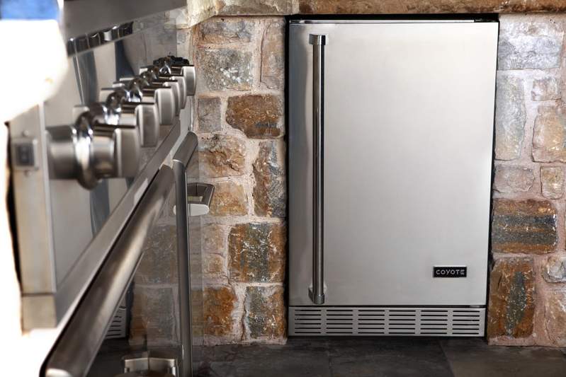 Coyote 24" Builtin Refrigerator Right Hinge - C1BIR24-R-B-OPENBOX
